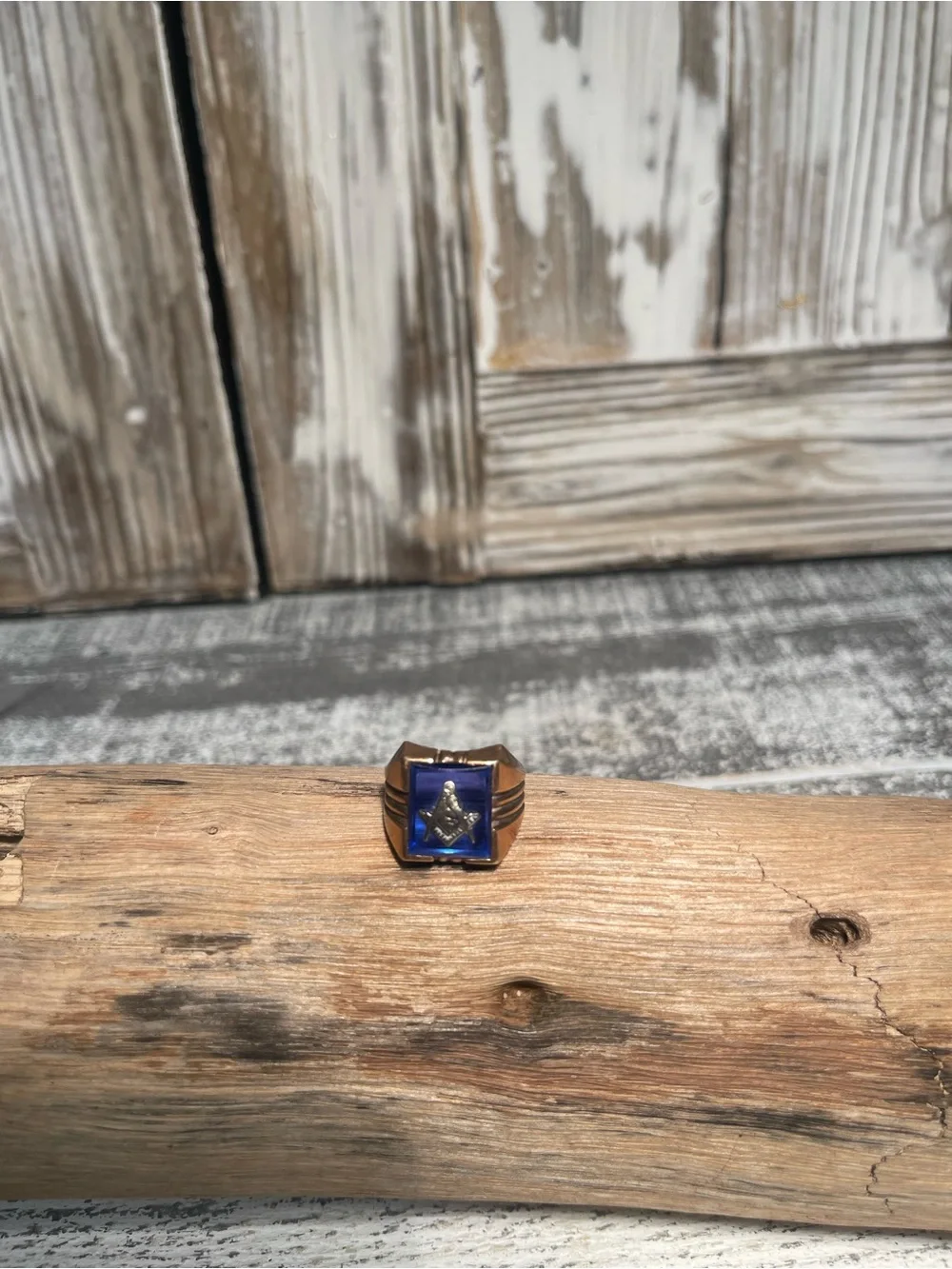 Men's Gold 10K Blue Masonic Square & Compass Signet Ring 7.86 grams
